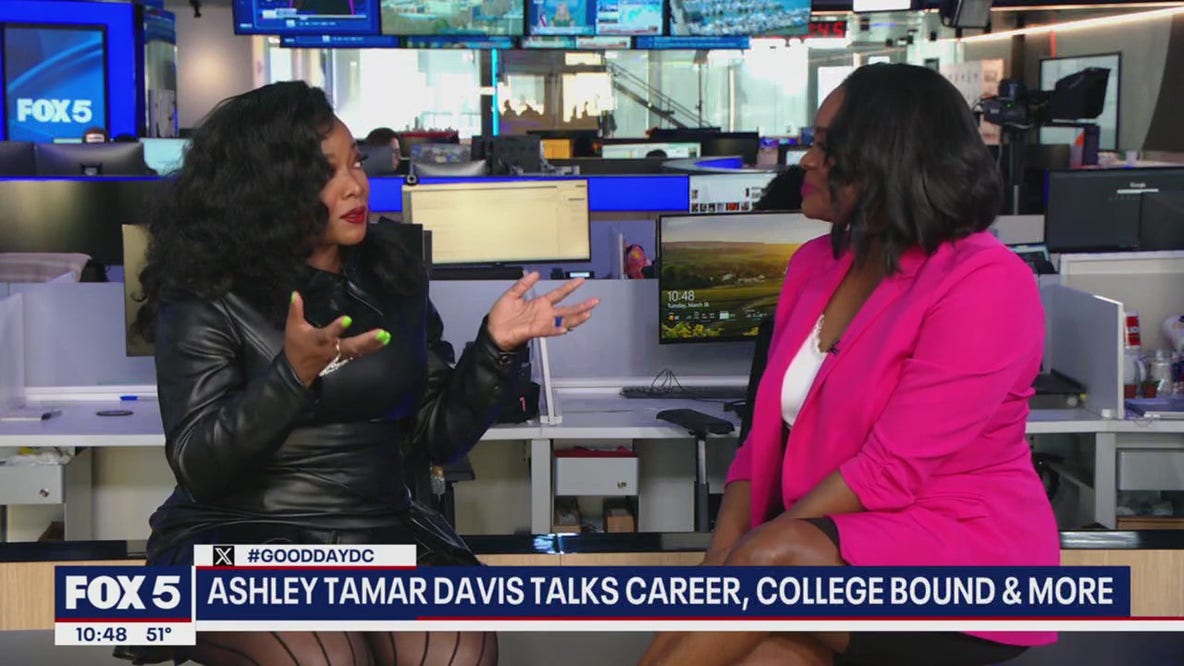 Ashley Támar Davis live in studio